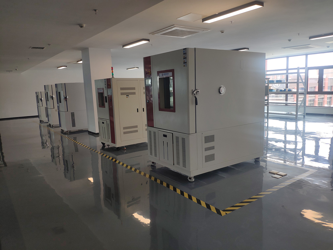 廠(chǎng)房(fáng)設備